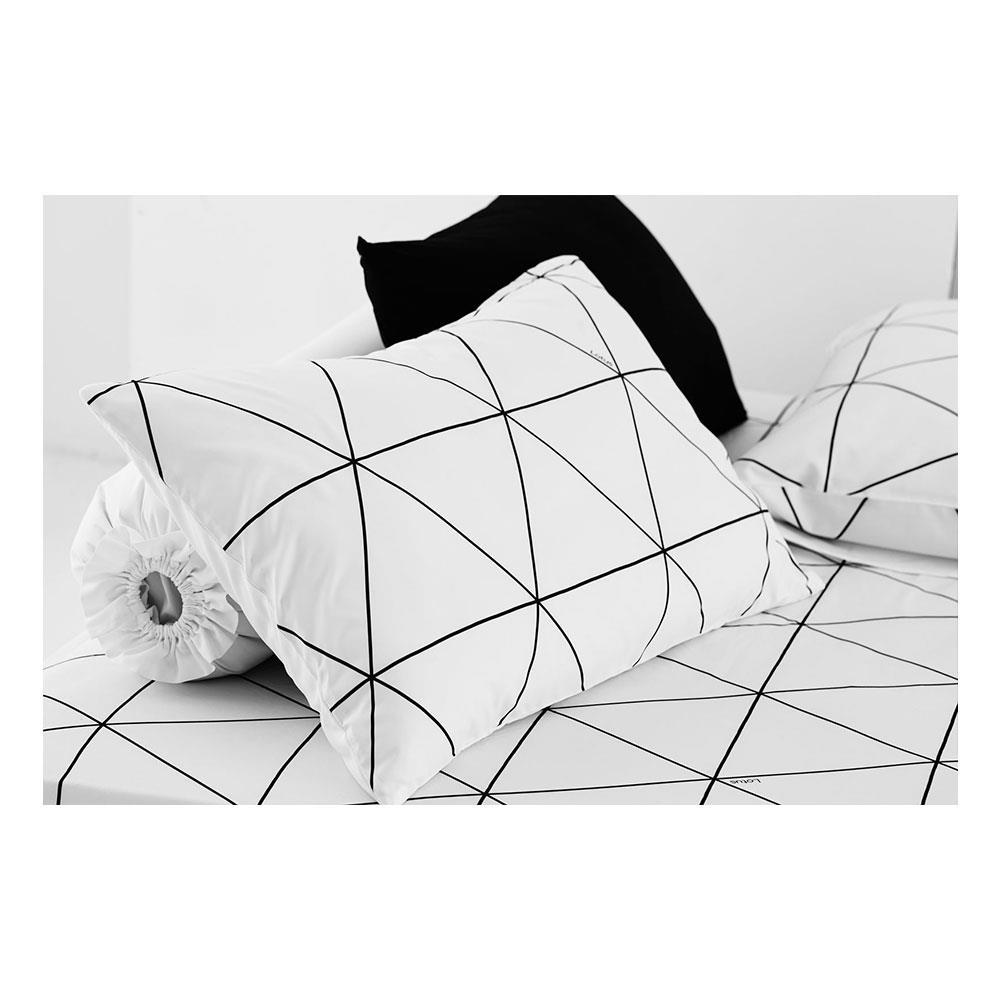 ชุดผ้าปูที่นอน 6 ฟุต 6 ชิ้น LOTUS BLACK&WHITE LI-BW 01W สีขาว