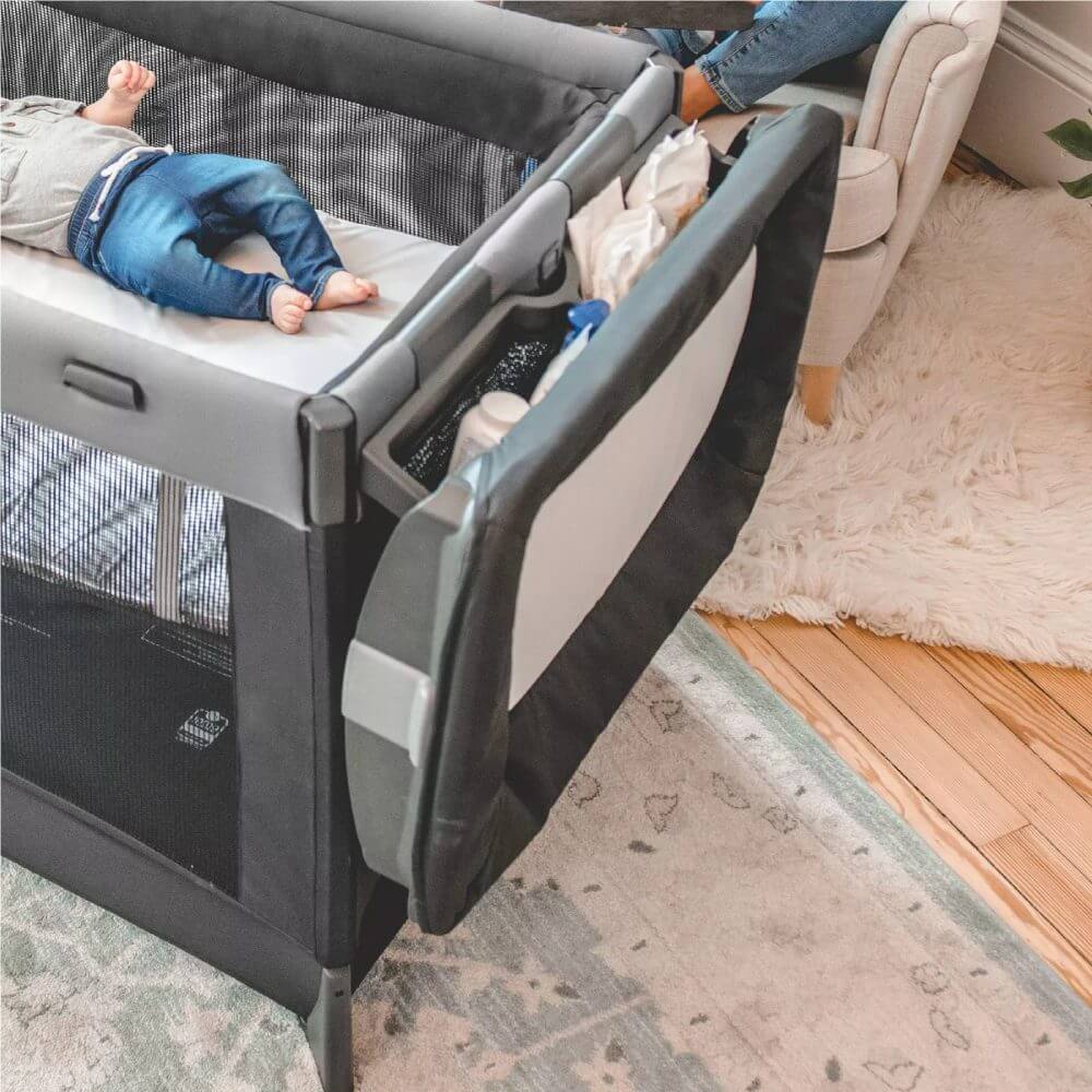 เตียงเด็ก Lullaby Playard พับเก็บได้ Chicco