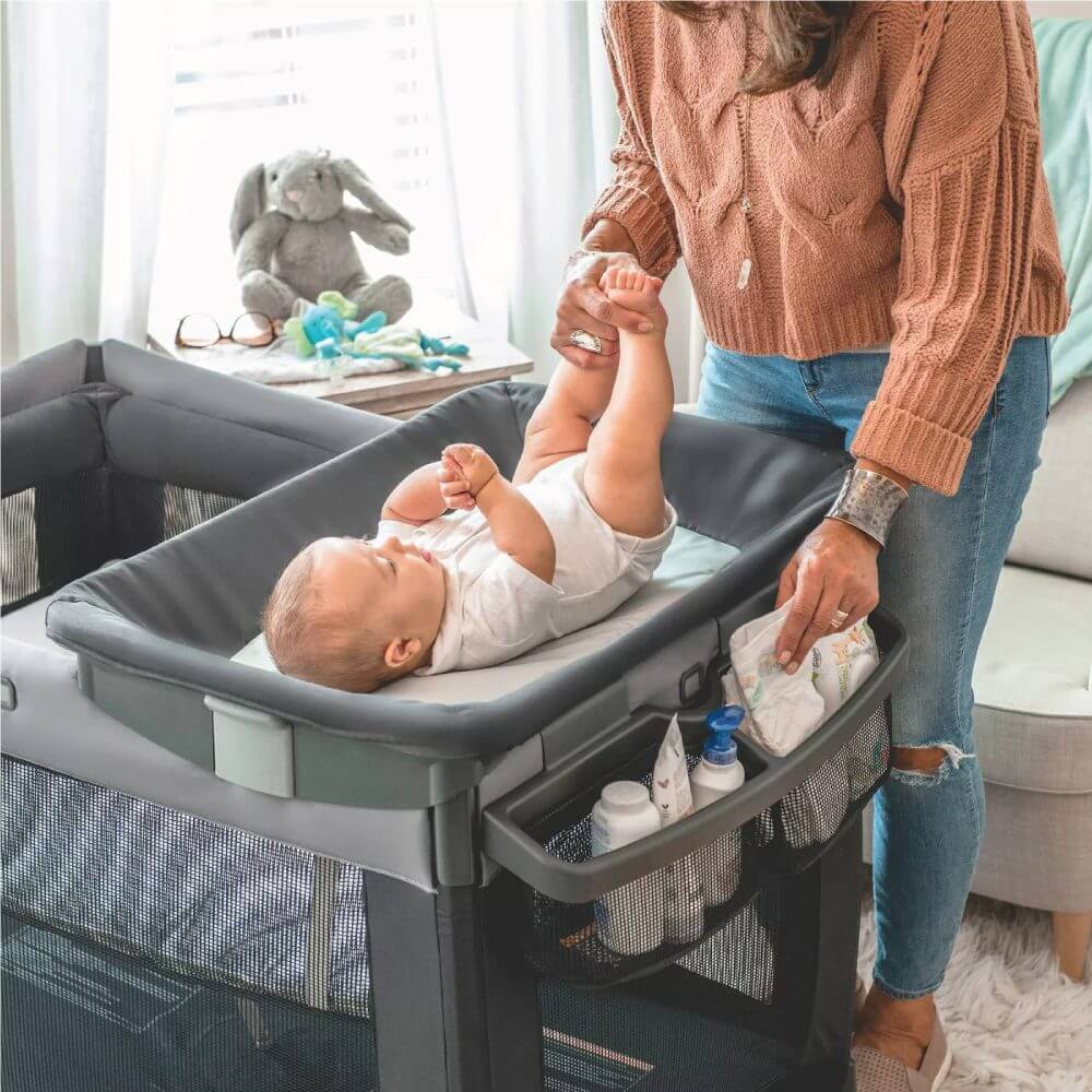 เตียงเด็ก Lullaby Playard พับเก็บได้ Chicco