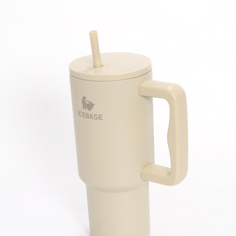 แก้วเก็บความเย็น ICEBASE รุ่น VLM-524BE (LOOP) ขนาด 900 ML สีเบจ