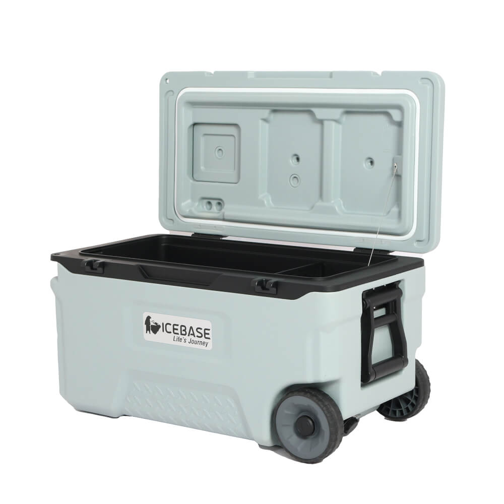 กระติกน้ำแข็งเก็บความเย็น ICEBASE รุ่น CLT-802 (TITAN) ขนาด 70 ลิตร สีเทา