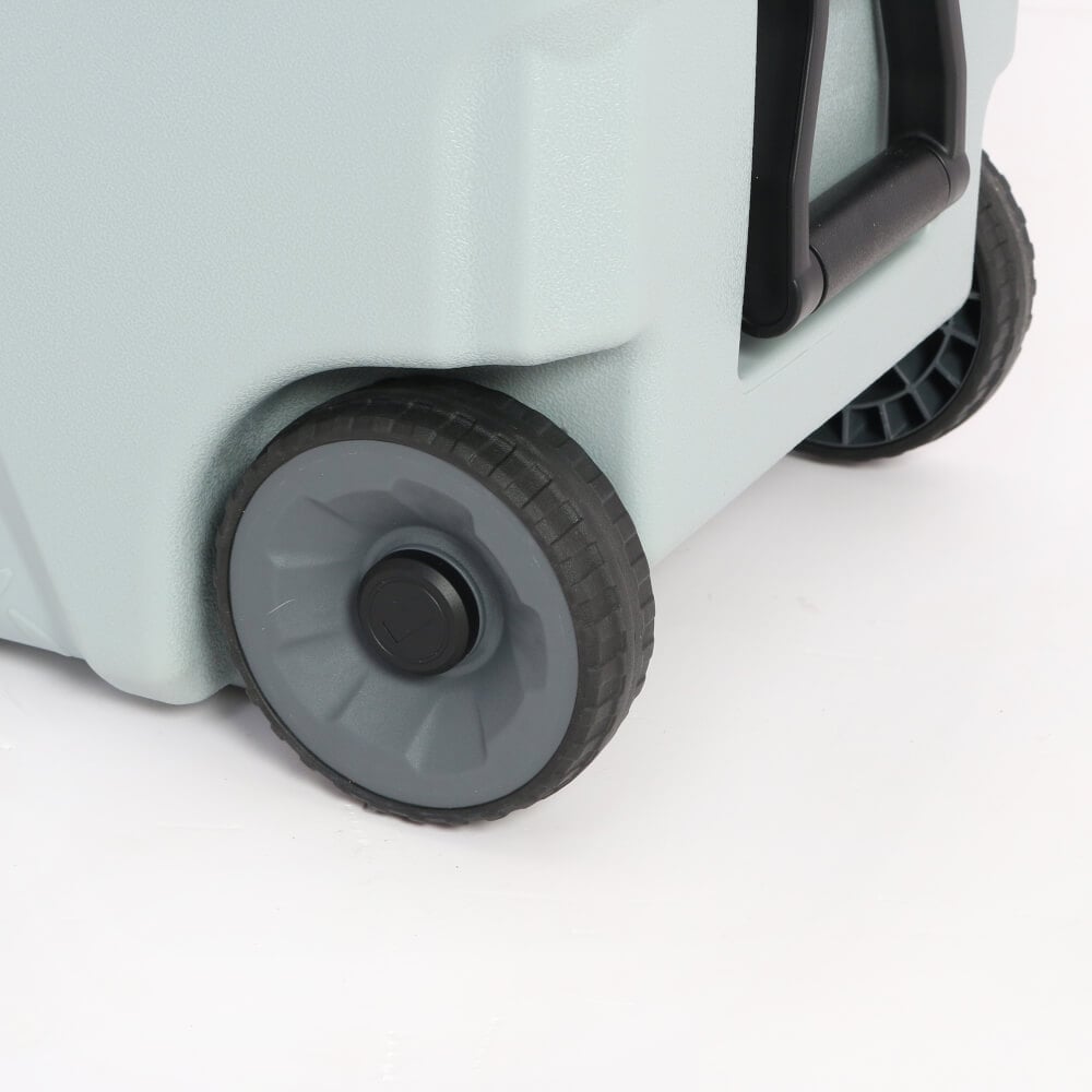 กระติกน้ำแข็งเก็บความเย็น ICEBASE รุ่น CLT-802 (TITAN) ขนาด 70 ลิตร สีเทา