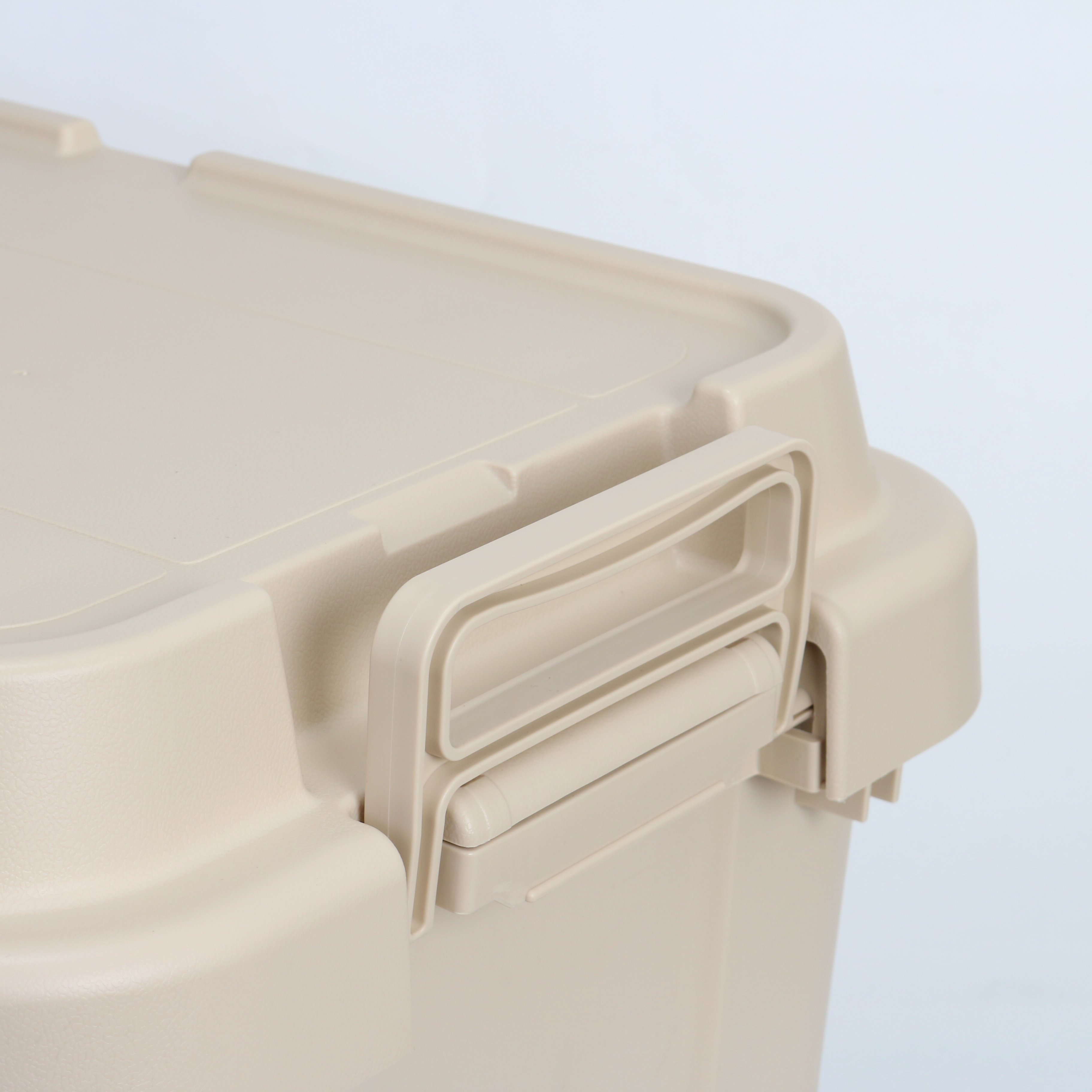 กล่องอเนกประสงค์ ICEBASE รุ่น XC-501BE ขนาด 50 ลิตร สีเบจ_4