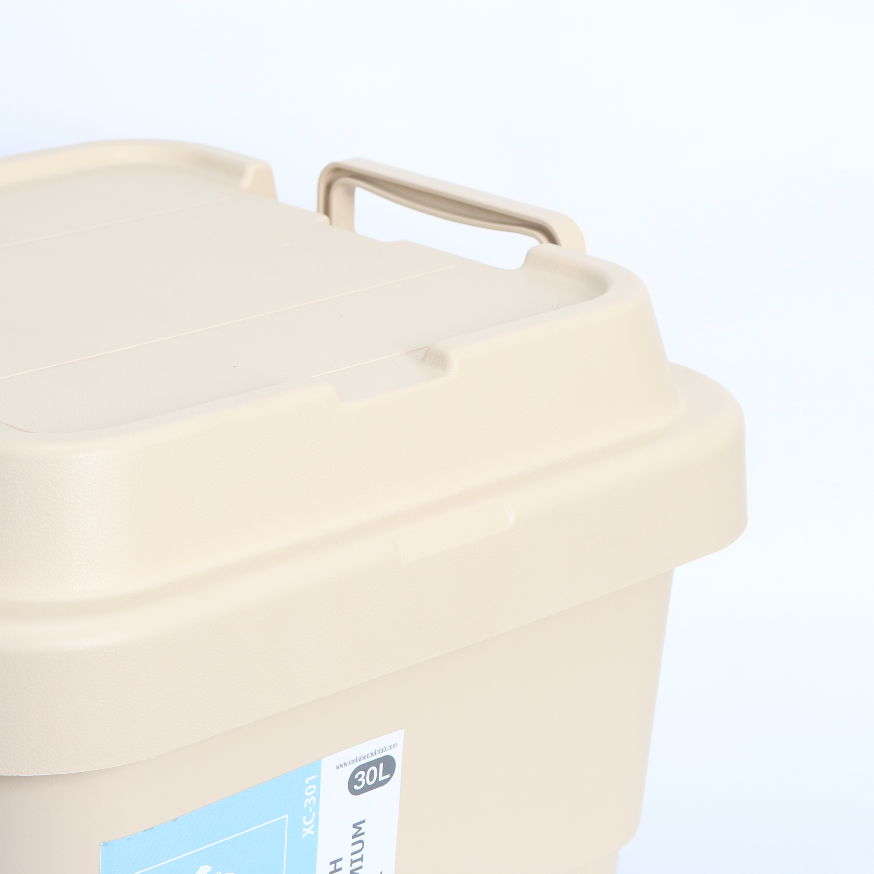 กล่องอเนกประสงค์ ICEBASE รุ่น XC-301BE ขนาด 30 ลิตร สีเบจ_5
