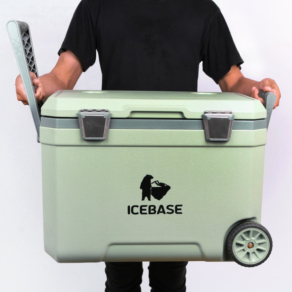 กระติกน้ำแข็งเก็บความเย็น ICEBASE รุ่น CLP-301/GN (PEGASUS) ขนาด 45 ลิตร สีเขียว