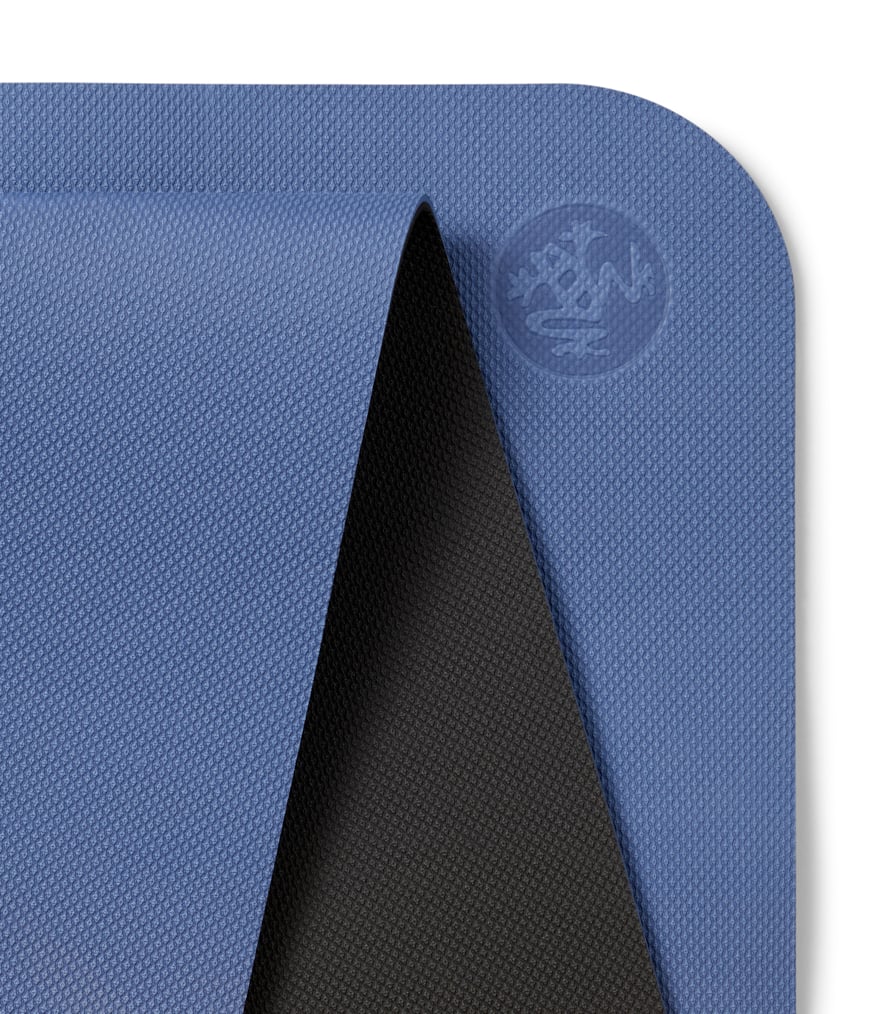เสื่อโยคะ MANDUKA รุ่น BEGIN 5MM สีน้ำเงิน - ดำ (68