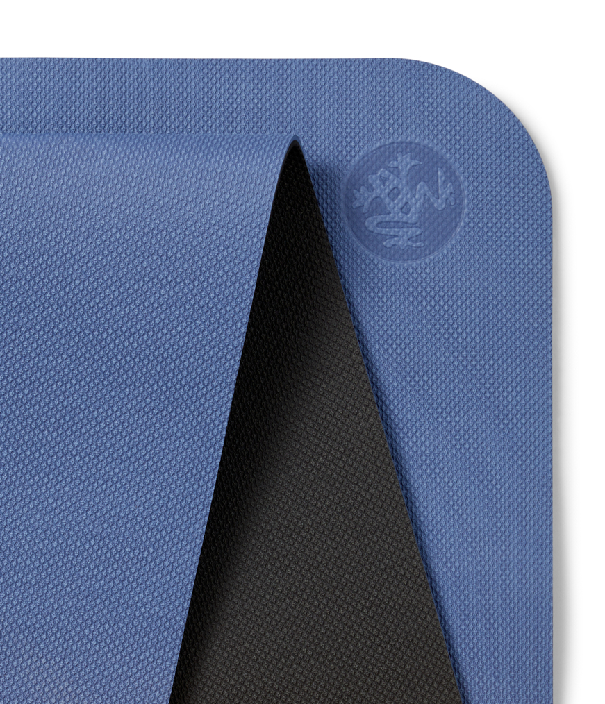 เสื่อโยคะ MANDUKA รุ่น BEGIN 5MM สีน้ำเงิน - ดำ (68