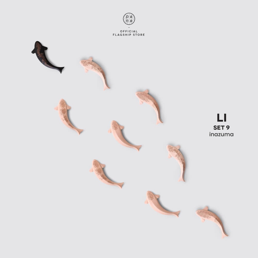 ปลาคาร์ปตกแต่งผนังเสริมมงคลขึ้นชิ้นงาน 3 มิติไม้บีชจริง Pana Objects รุ่น Li: SET 9 Black Inazuma Koi wall decoration size 4.3 x 26 x 2.2 ซม