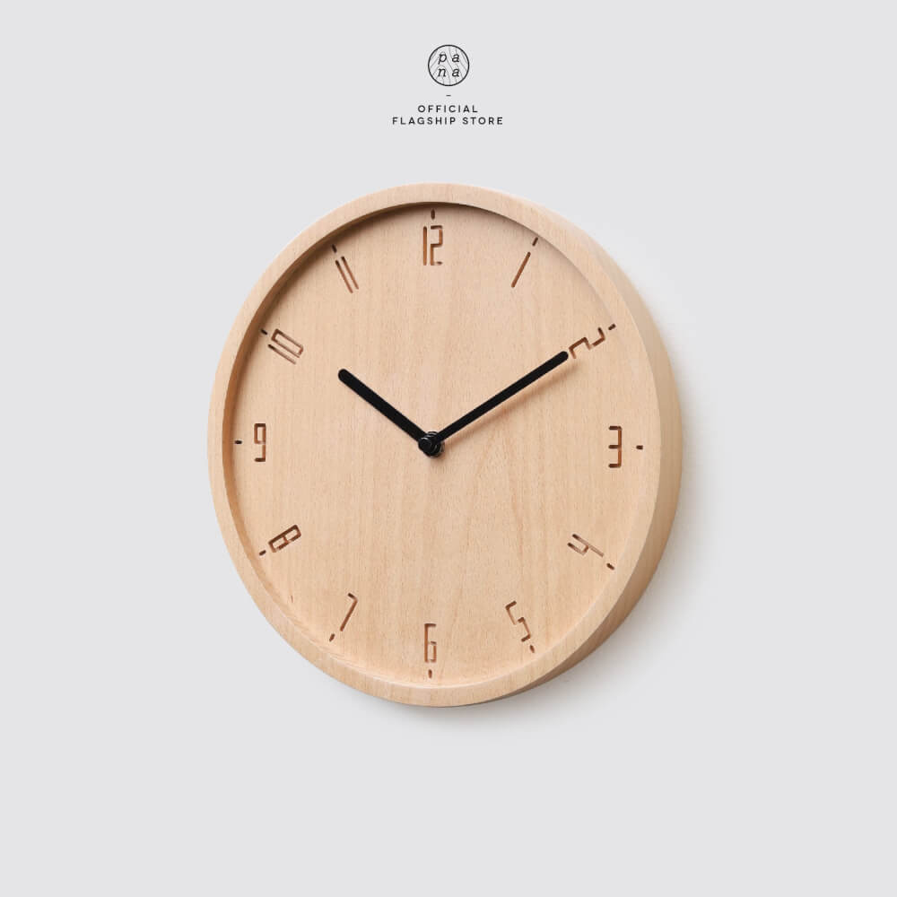นาฬิกาแขวนผนังไม้บีชจริง Pana Objects รุ่น Timy-C 26 cm เรือนไม้เข็มดำ: ดีไซน์มินิมอลตัวเลขเรียบง่าย เครื่องเดินเงียบ size 26x26x3.4  cm