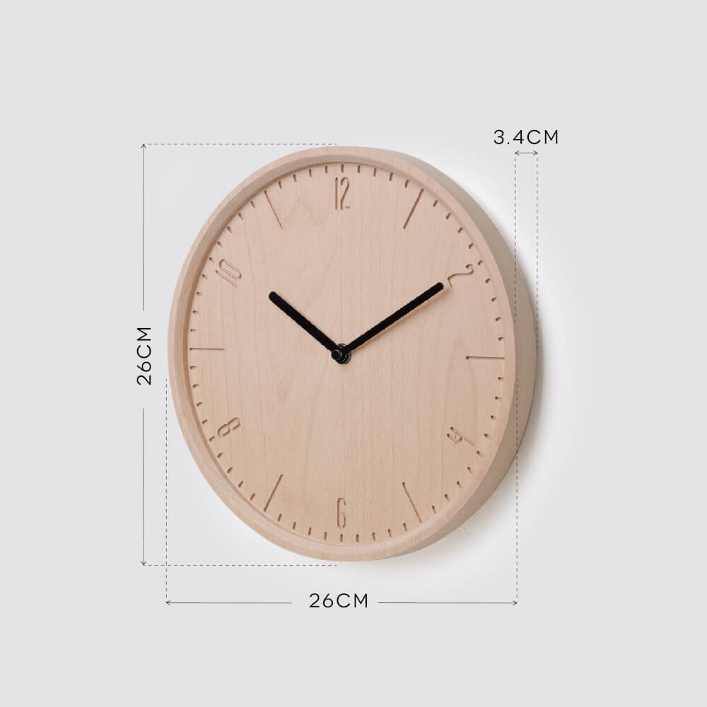 นาฬิกาแขวนผนังไม้บีชจริง Pana Objects รุ่น Coby 26 cm เรือนไม้เข็มขาว: ดีไซน์มินิมอลตัวเลขผสมขีด เครื่องเดินเงียบ size 26x26x3.4  cm