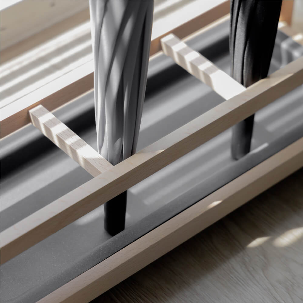  ที่จัดเก็บร่มวางร่มได้จำนวน 8 คันดีไซน์สวยไม้บีชจริง Pana Objects รุ่น Sam: Umbrella Stand สีไม้บีชธรรมชาติ ถาดรองน้ำสีน้ำตาลอ่อน size 18x43.7x52.4 ซม