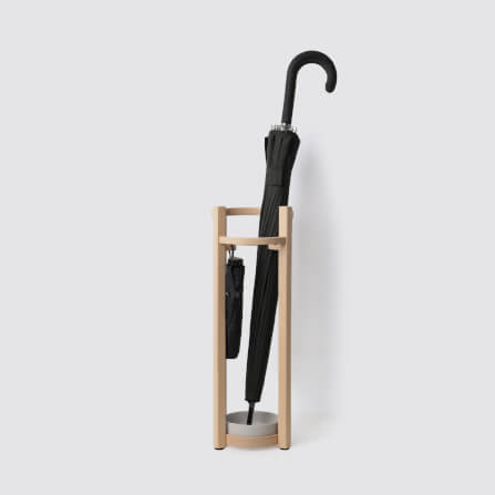 ที่จัดเก็บร่มวางร่มได้จำนวน 5 คันดีไซน์สวยไม้บีชจริง Pana Objects รุ่น Steve: Umbrella Stand สีไม้บีชธรรมชาติ ถาดรองน้ำสีเทา size 15x18x52 ซม_1