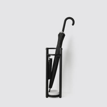 ที่จัดเก็บร่มวางร่มได้จำนวน 5 คันดีไซน์สวยไม้บีชจริง Pana Objects รุ่น Steve: Umbrella Stand ทำสีดำ ถาดรองน้ำสีขาว size 15x18x52 ซม_1