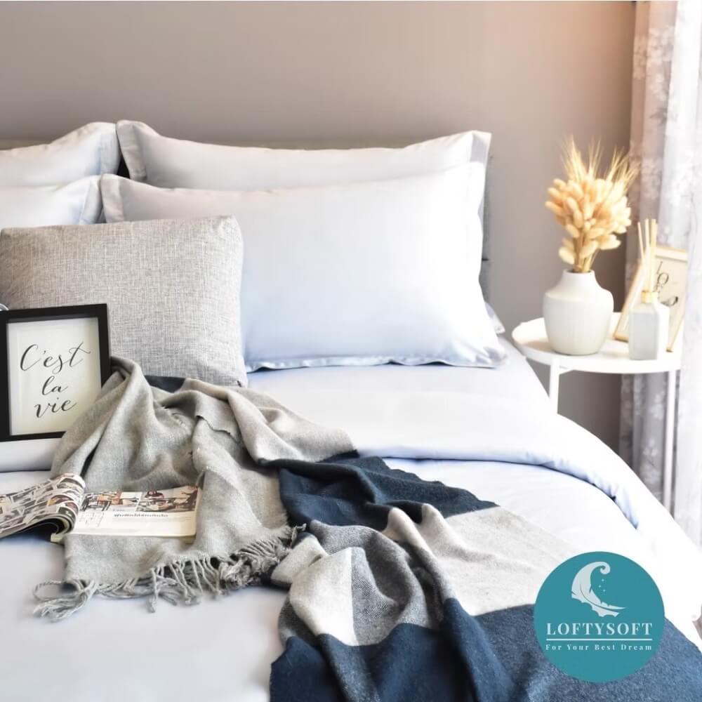 ชุดผ้าปูที่นอน 5 ฟุต 4 ชิ้น LOFTYSOFT Elegance Collection - Misty Blue SET C