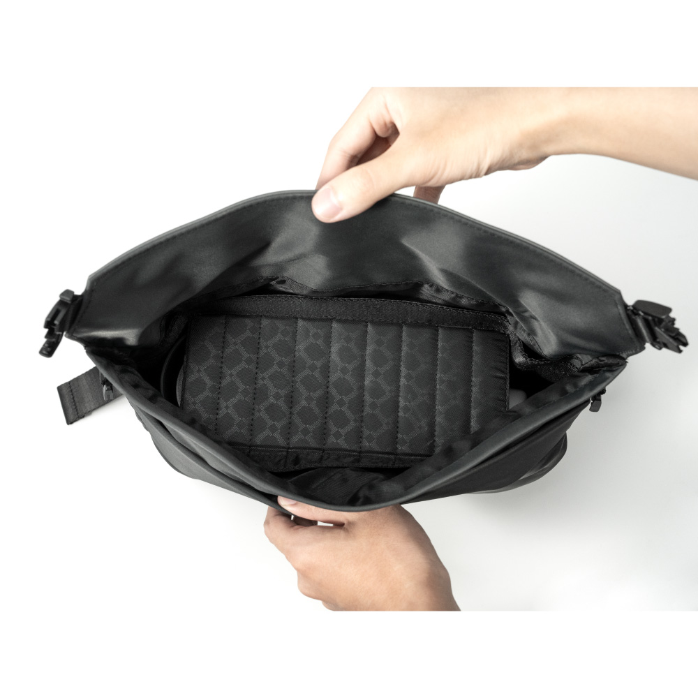 กระเป๋าสะพาย DIVOOM Pixoo Sling Bag V ดำ_4