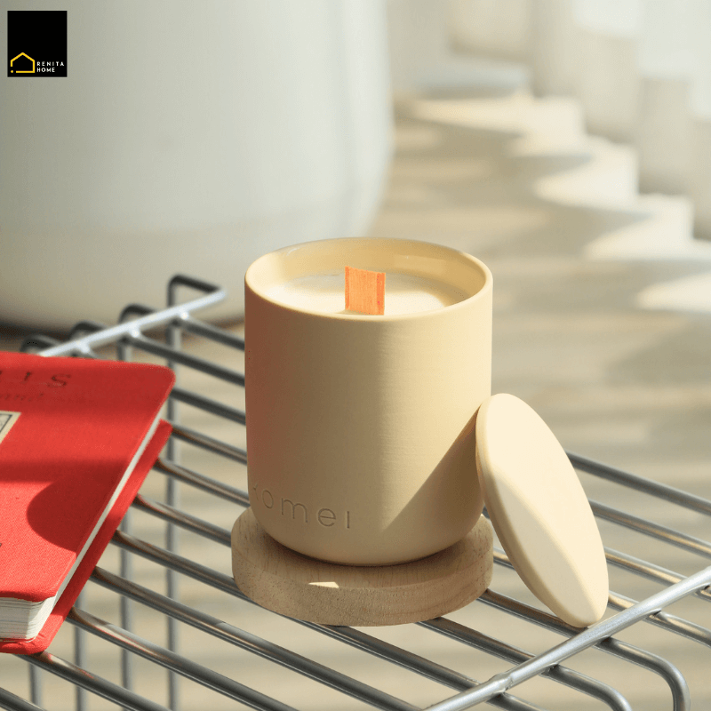 เทียนหอม KOMEI 200 กรัม กลิ่น BAREFOOT MUSE