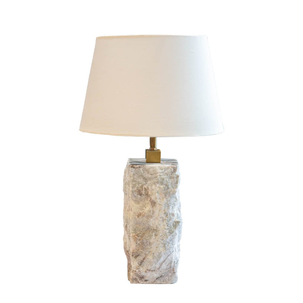 โคมไฟตั้งโต๊ะ CHIC REPUBLIC รุ่น CLIFTON สีขาว