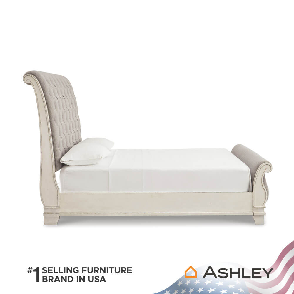 เตียงนอนขนาด 6 ฟุต ASHLEY FURNITURE HOMESTORE รุ่น REALYN/180 สีขาววินเทจ