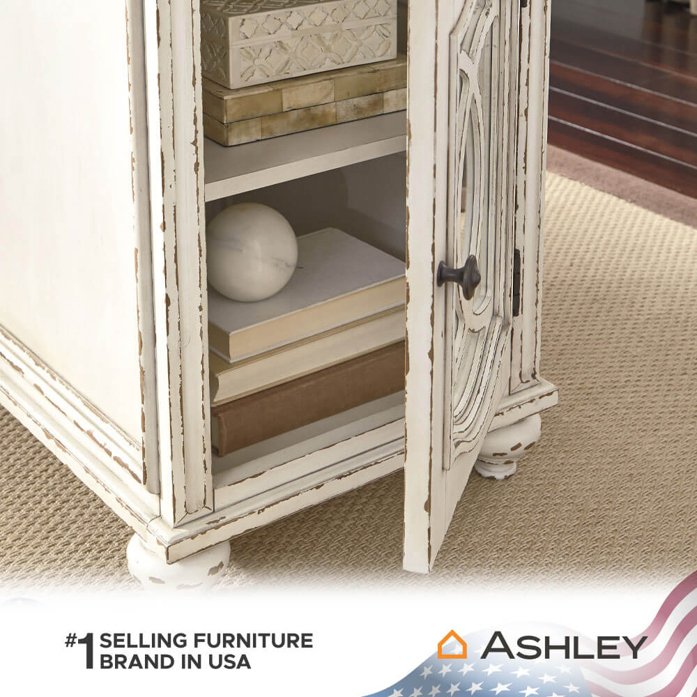 โต๊ะข้าง ASHLEY FURNITURE HOMESTORE รุ่น REALYN/45 สีขาววินเทจ
