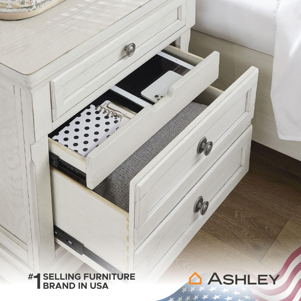 ตู้ข้างเตียง ASHLEY FURNITURE HOMESTORE รุ่น ROBBINSDALE สีขาววินเทจ_5