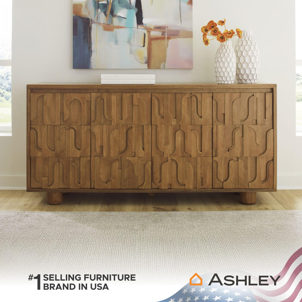 ตู้เตี้ยบานเปิด ASHLEY FURNITURE HOMESTORE รุ่น GADBURG/167 สีน้ำตาล