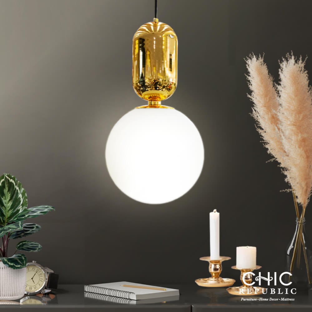โคมไฟช่อ CHIC REPUBLIC รุ่น MEGHAN/1 สีทอง