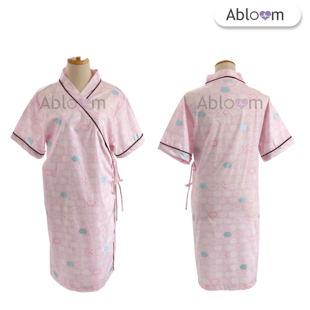 ชุดคลุม แบบผูกโบว์ด้านข้าง ABLOOM 0040098021068_สีชมพูลายก้อนเมฆ ไซซ์ XL_0
