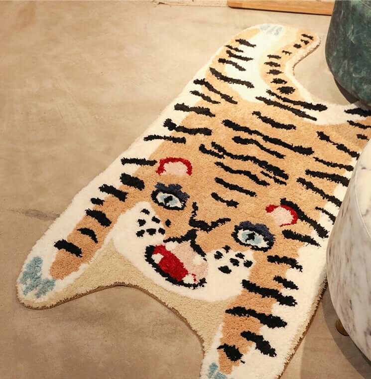 พรมเสือข้างเตียง MJhomedesigns ขนาด 84 x 164 ซม. น้ำตาล