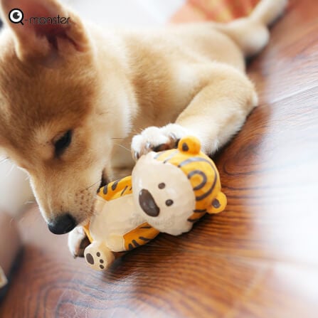 ของเล่นสุนัข Q-MONSTER WOOD CARVING ตุ๊กตาพี่เสือ_4