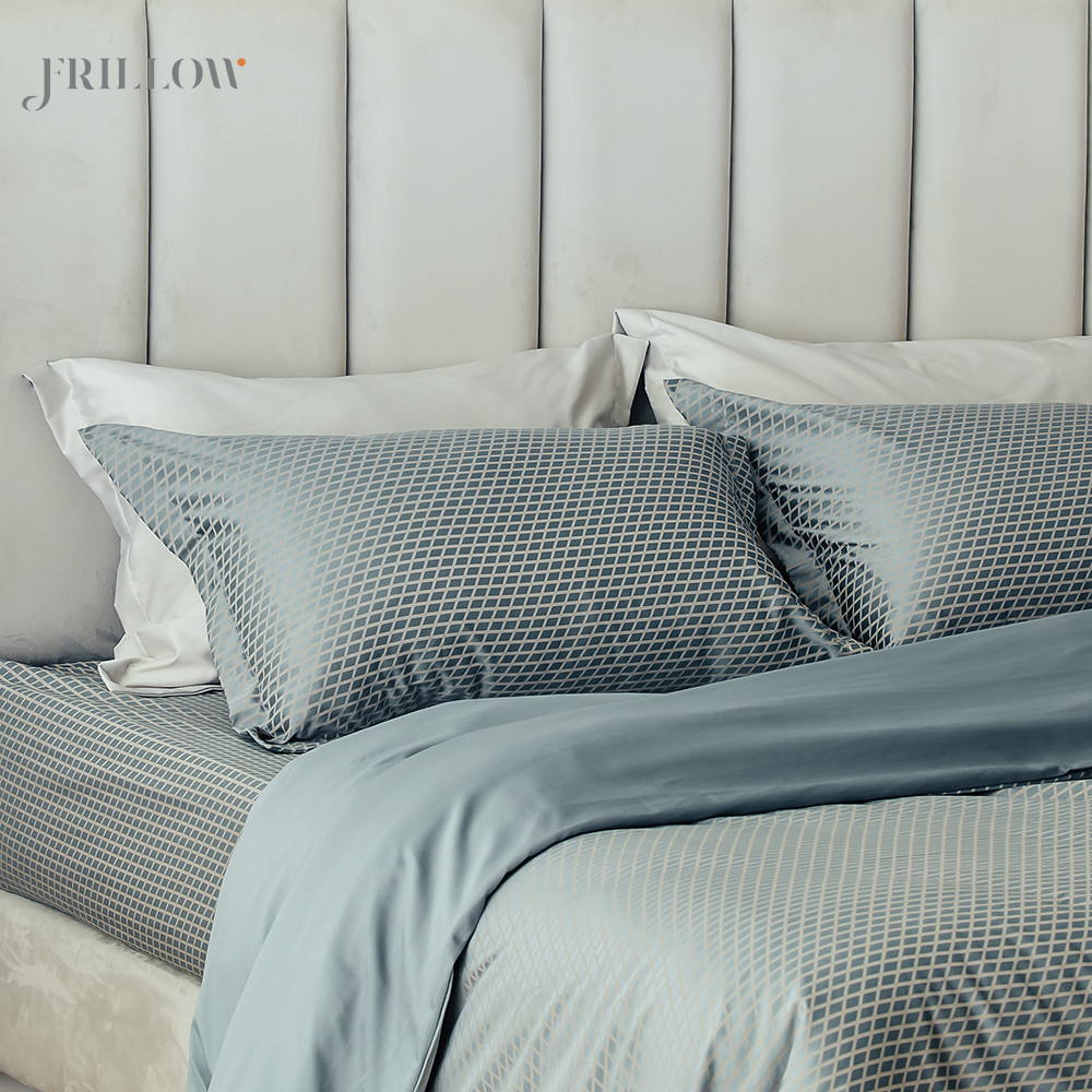 ชุดปลอกผ้านวมและผ้าปูที่นอนพรีเมียม ปลอกผ้านวม 70X90 นิ้ว FRILLOW THE SIGNATURE สีเขียว CONQUER OF NIGHT 800 เส้นด้าย_1