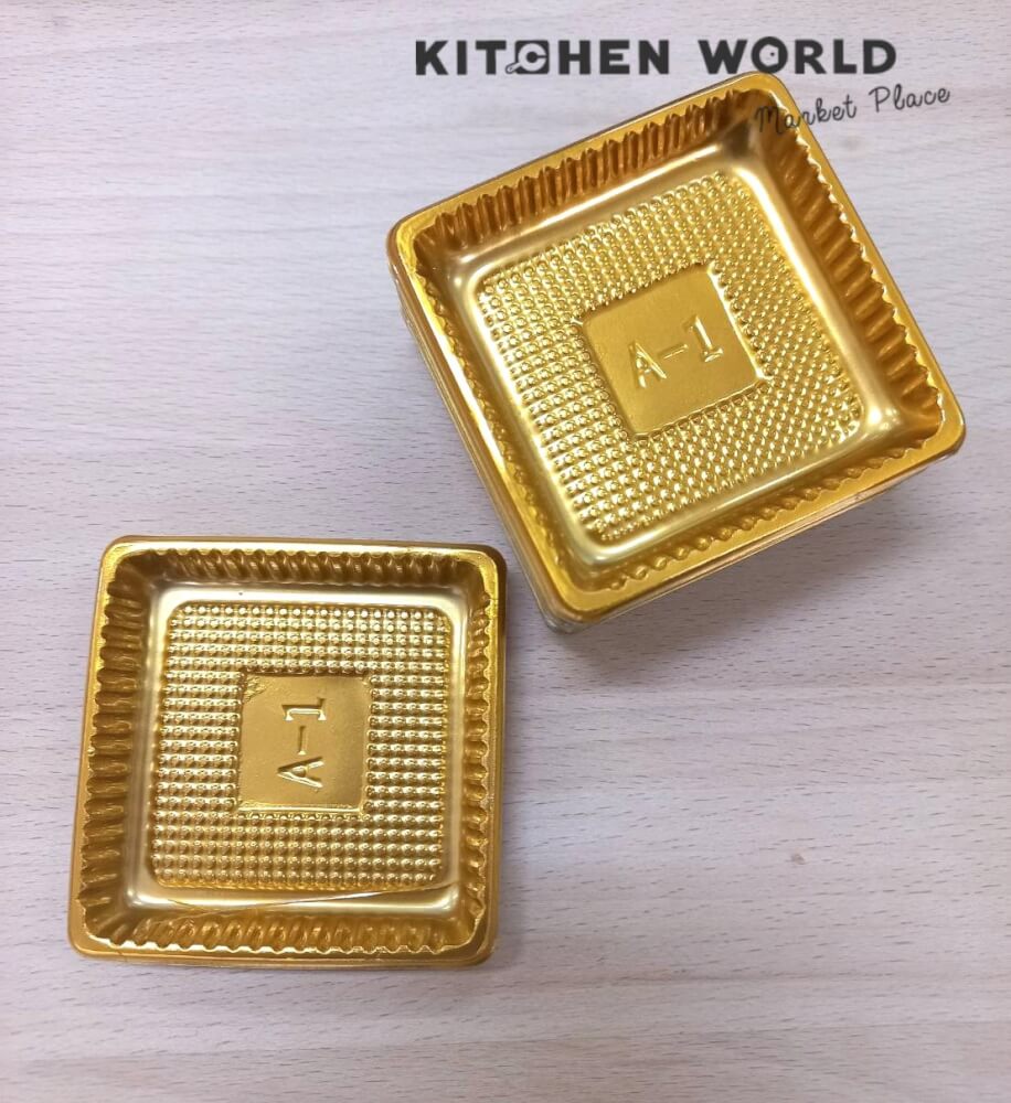 ถาดรองขนมพลาสติกทรงสี่เหลี่ยม KCW PK0084 แพ็ค 200 ชิ้น สีทอง