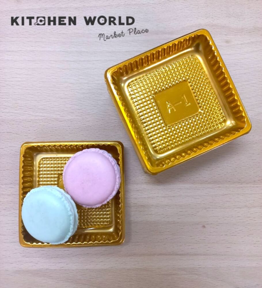 ถาดรองขนมพลาสติกทรงสี่เหลี่ยม KCW PK0084 แพ็ค 200 ชิ้น สีทอง