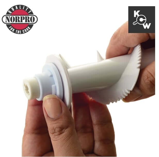  เครื่องทำไอศครีม จากผลไม้แช่แข็ง Norpro 6841 สีเขียว (ระบบ แมนนวล)