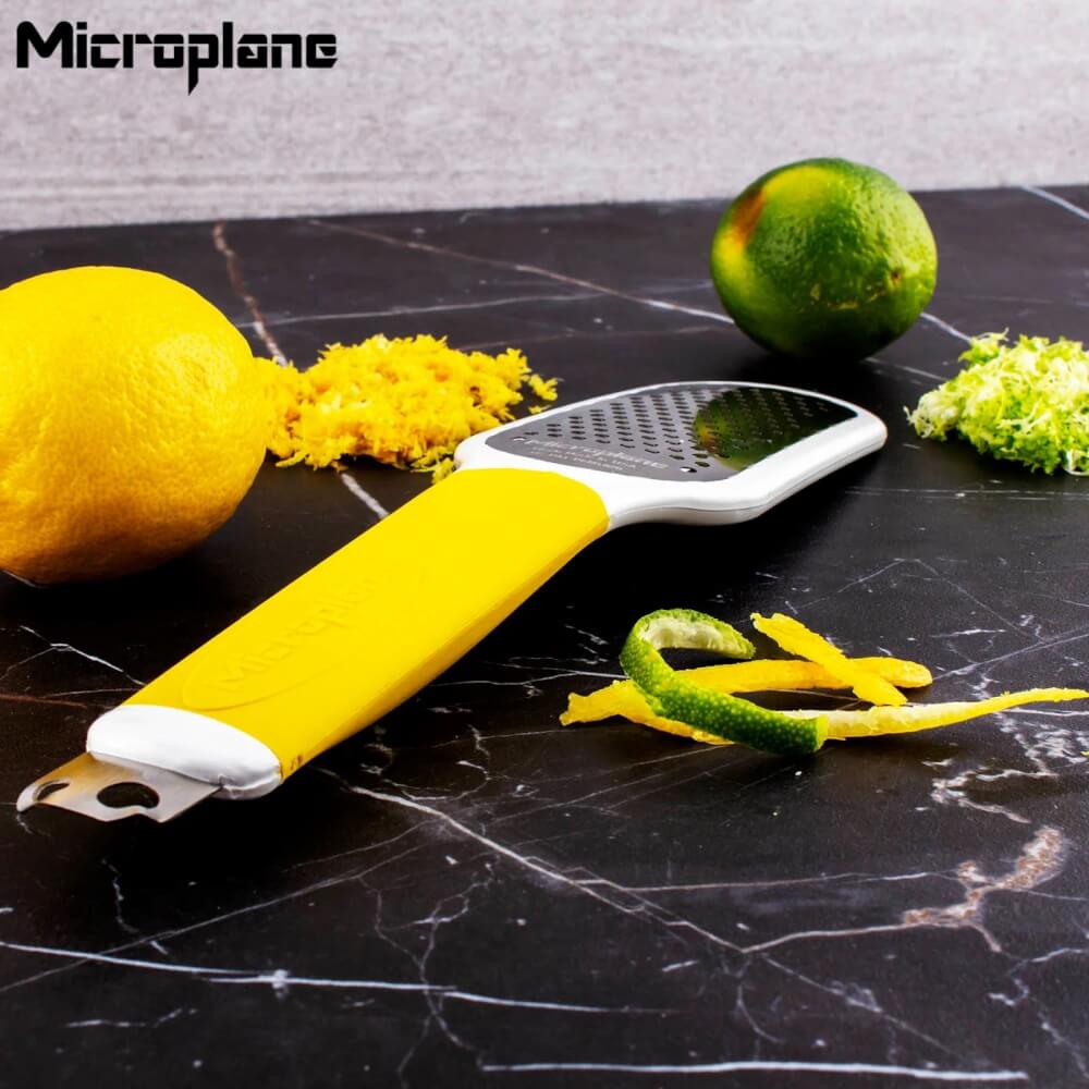 มีดปอกเปลือกและขูดผิวผลไม้ Microplane 47620-6N สีเหลือง