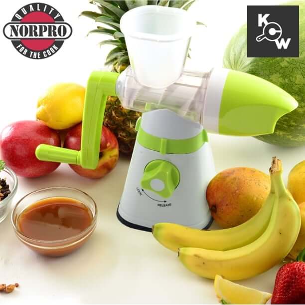  เครื่องทำไอศครีม จากผลไม้แช่แข็ง Norpro 6841 สีเขียว (ระบบ แมนนวล)