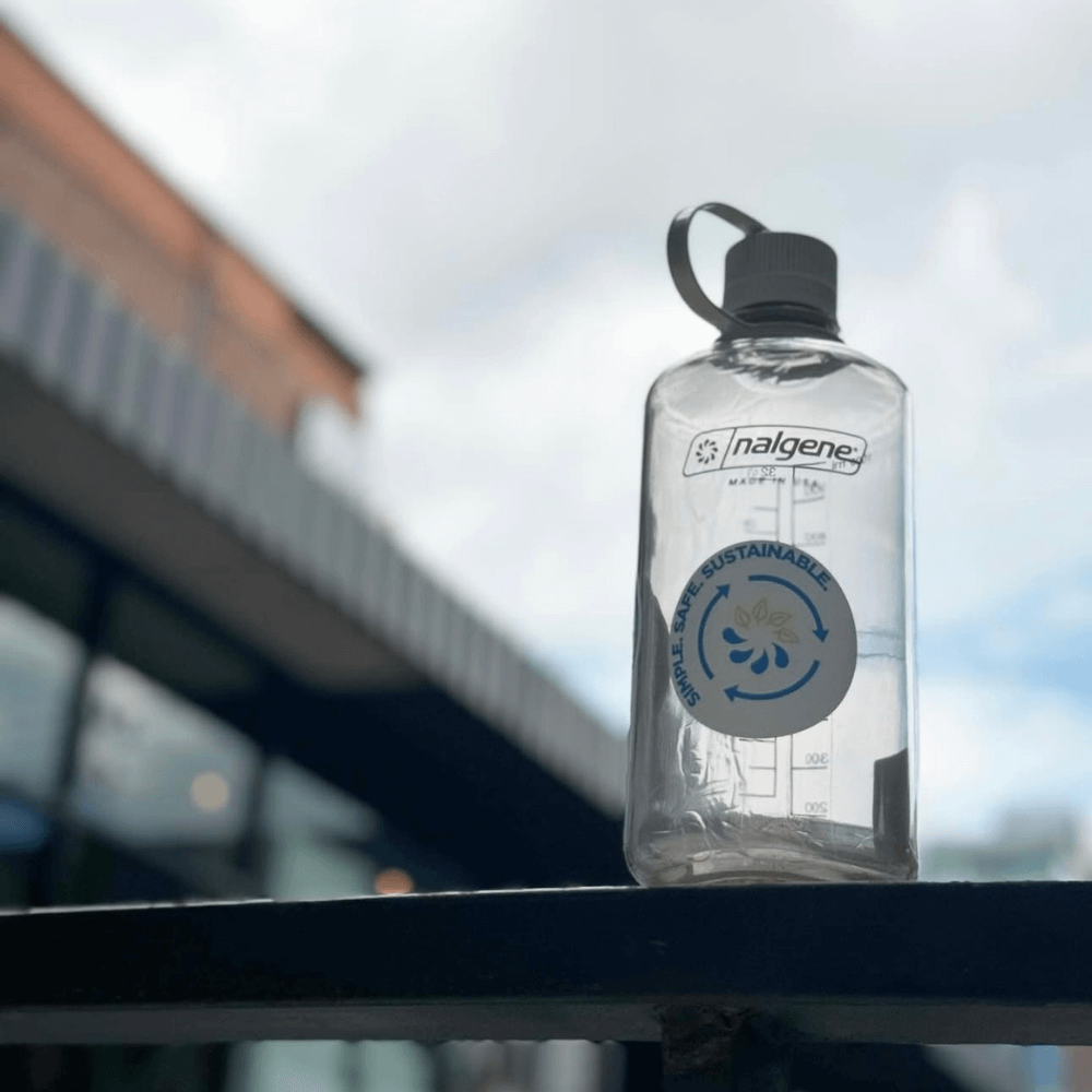 ขวดน้ำปากแคบ NALGENE รุ่น SUSTAI MONOCHROME ขนาด 32 ออนซ์ สี COTTON