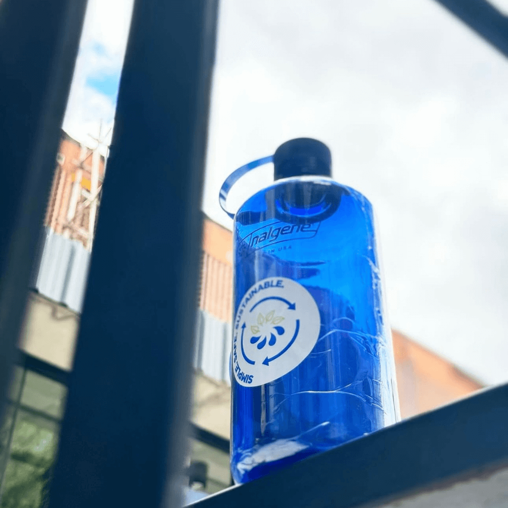ขวดน้ำปากแคบ NALGENE รุ่น SUSTAI MONOCHROME ขนาด 32 ออนซ์ สี DENIM