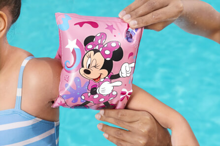 ปลอกแขนว่ายน้ำเด็ก DISNEY ขนาด 9 X 6 นิ้ว ลาย MINNIE MOUSE_4