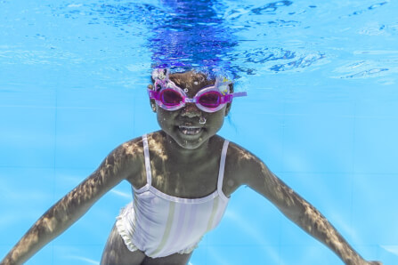 แว่นตาว่ายน้ำเด็ก DISNEY ลาย MINNIE_8