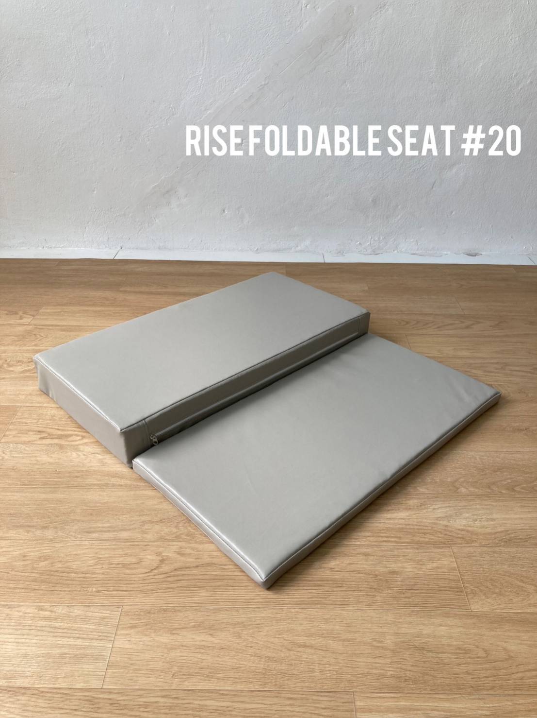 เบาะรองนั่ง พับได้ Nunta Leather Rise Flodable Seat 60x60x10cm สีเทาอ่อน_2