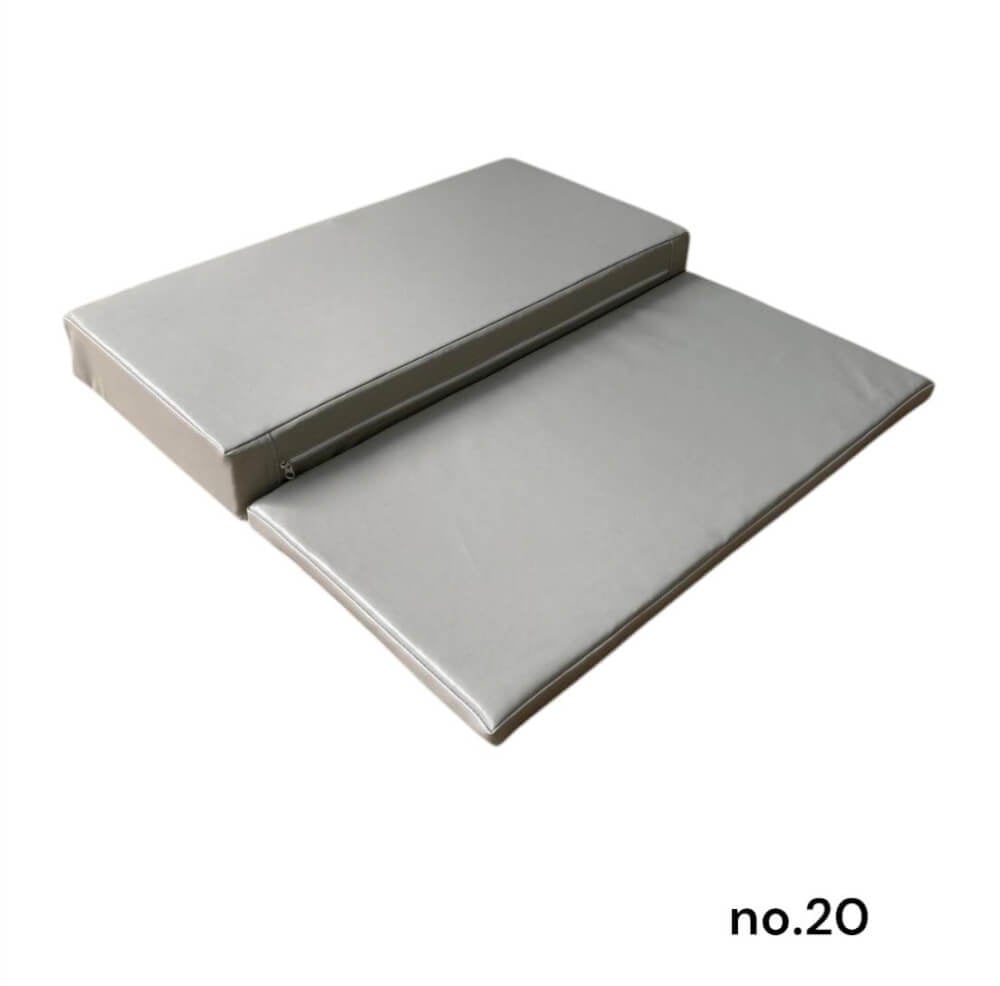 เบาะรองนั่ง พับได้ NUNTA LEATHER RISE FOLDABLE SEAT 60X60X10CM สีเทาอ่อน