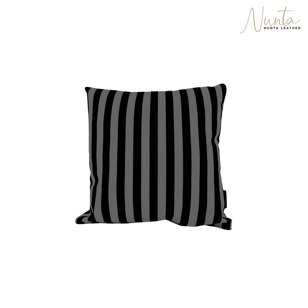 หมอนพิง Nunta Leather รุ่น Sunkissed Size: 15x15 นิ้ว สีดำ-เทา