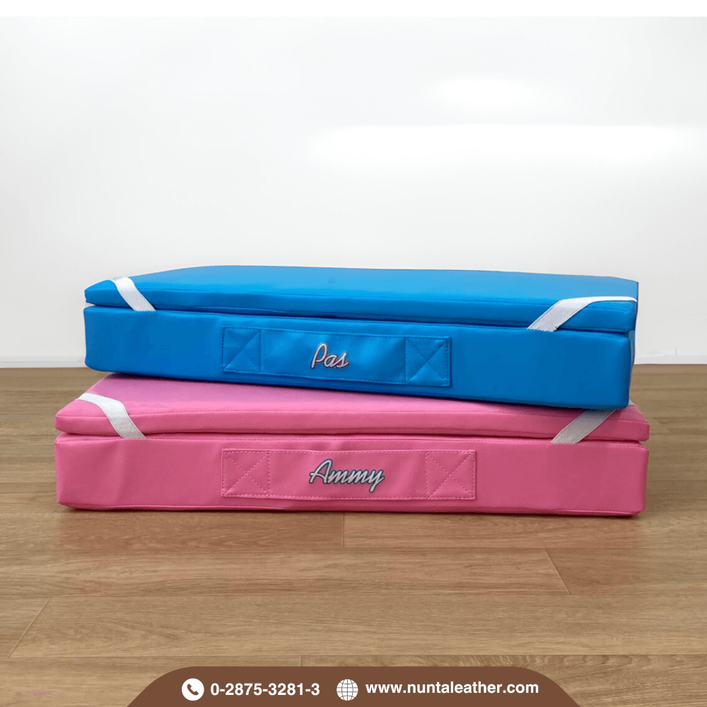 เบาะรองนั่ง พับได้ พิมพ์ชื่อได้ Nunta Leather Rise Flodable Seat 60x60x10cm สีแทนส้มอ่อน