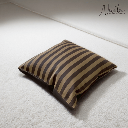 หมอนพิง Nunta Leather รุ่น Sunkissed Size: 20x20 นิ้ว สีน้ำตาลเข้ม-น้ำตาล_4