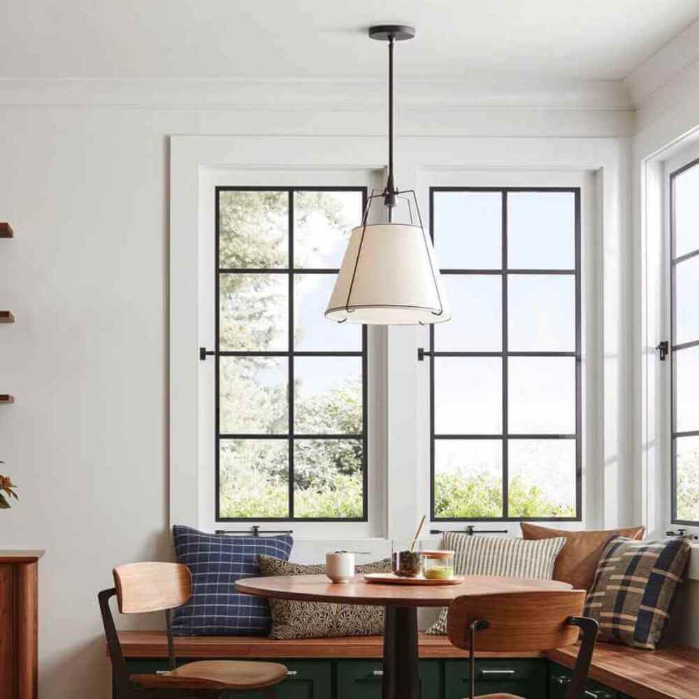 ไฟช่อ YFACTORY วัสดุโคมผ้าและเหล็ก ขนาด 50X50XH100 ซม. สีดำ/ขาว 1 หัว