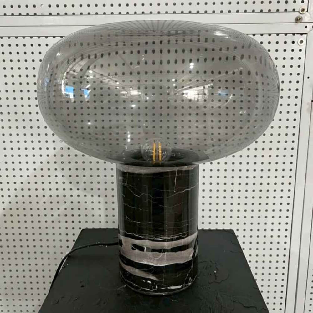 โคมไฟตั้งโต๊ะ YFACTORY รุ่น LT102232 ขนาด 32x32x38 ซม. แก้วสีเทาควันบุหรี่