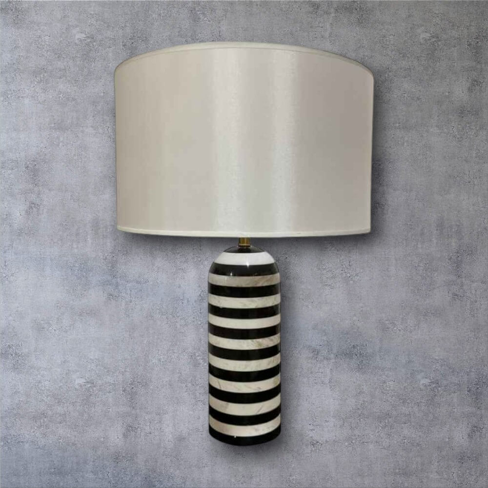 โคมไฟตั้งโต๊ะ YFACTORY รุ่น LT122234 ขนาด 40x40x58 ซม. สีขาว-ดำ