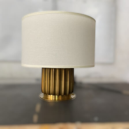 โคมไฟตั้งโต๊ะ YFACTORY รุ่น LT121890 ขนาด 30x30 ซม. สีบรอนซ์ทอง_1