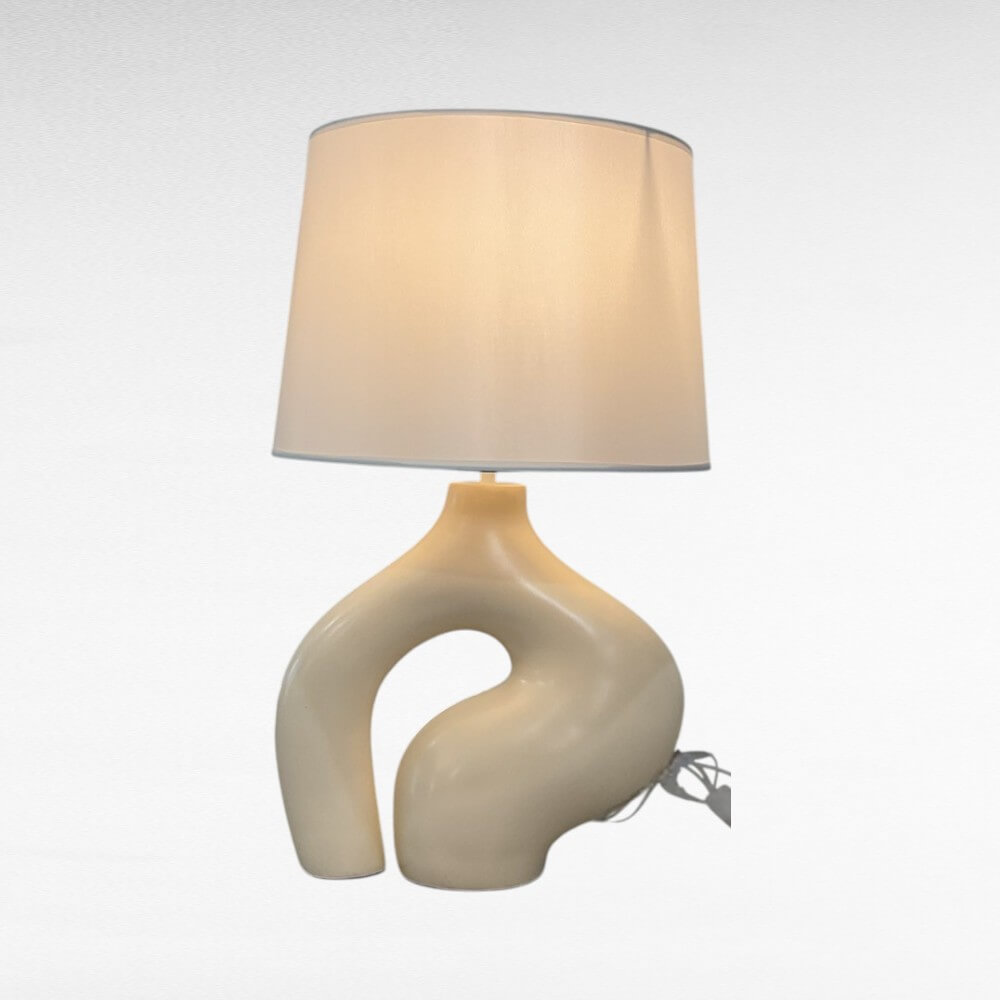 โคมไฟตั้งโต๊ะ YFACTORY วัสดุเรซิ่น ขนาด 32x25xH50 ซม. สีครีม_3