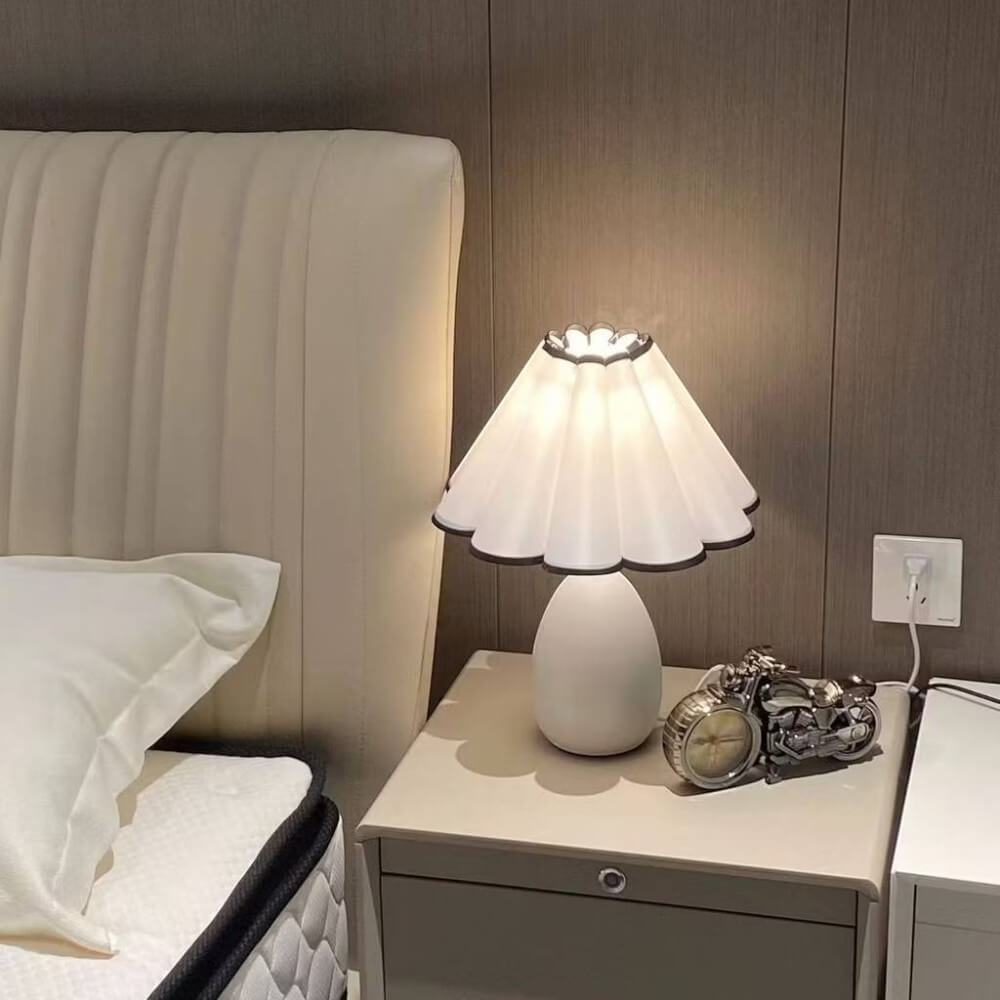 โคมไฟตั้งโต๊ะ YFACTORY รุ่น LT118178 ขนาด 30x30x36 ซม. สีขาว_3